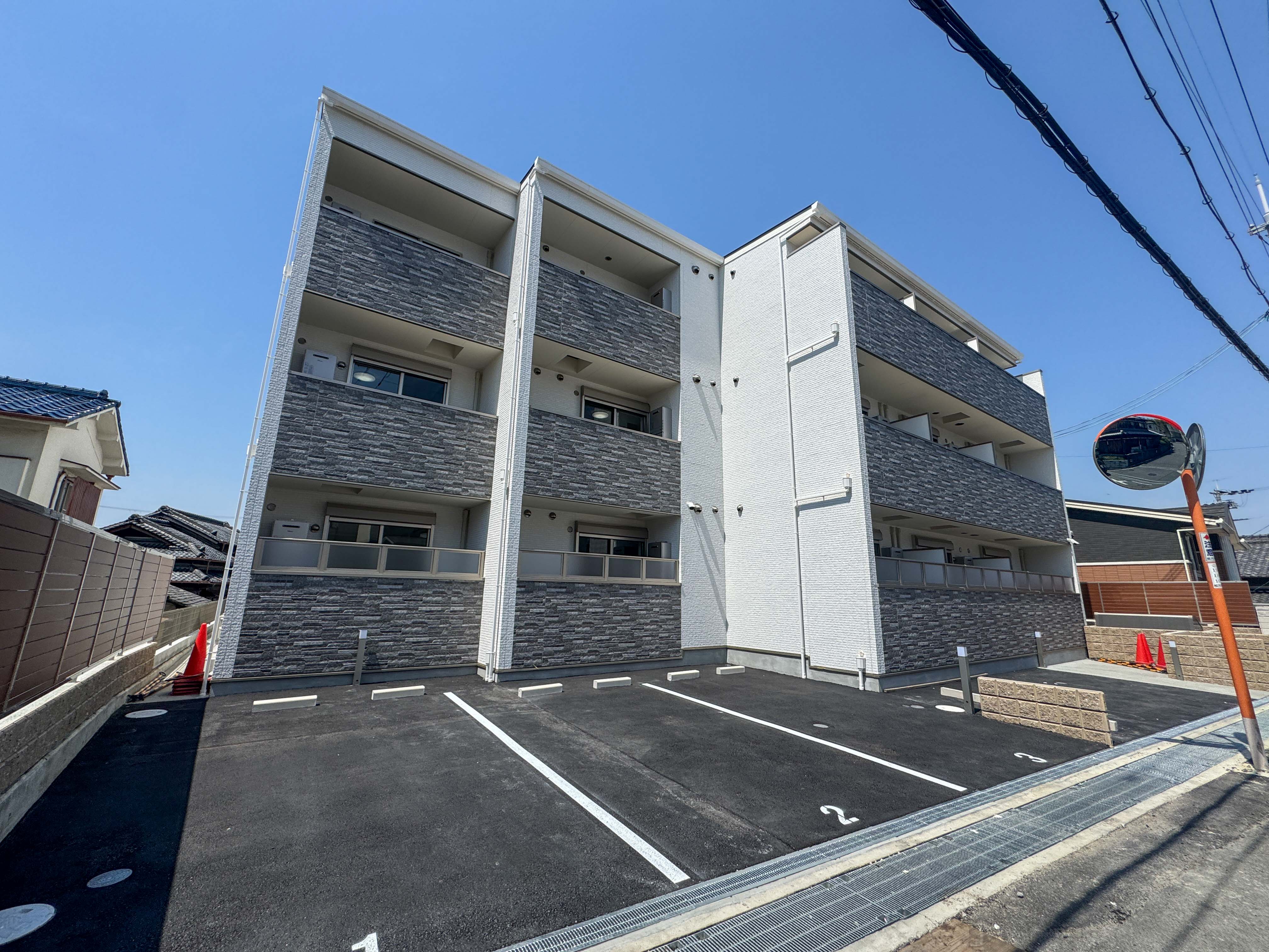 大阪府枚方市藤阪元町　3丁目　ピレーネ藤阪元町